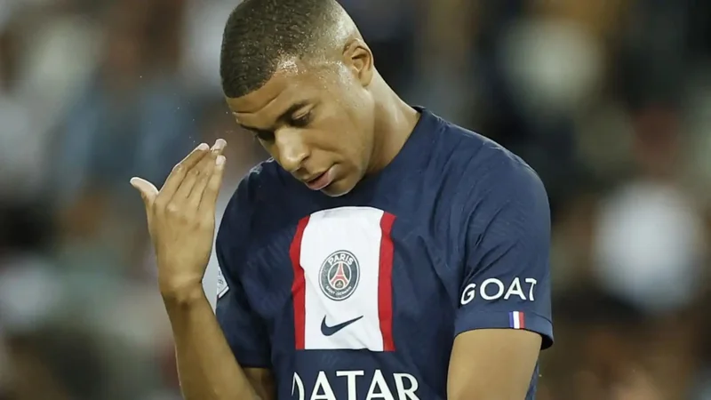 Kylian Mbappé, PSG, Lionel Messi. 