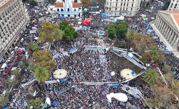 Democracia con derechos, equidad y pluralidad como condición de la paz social | Columna