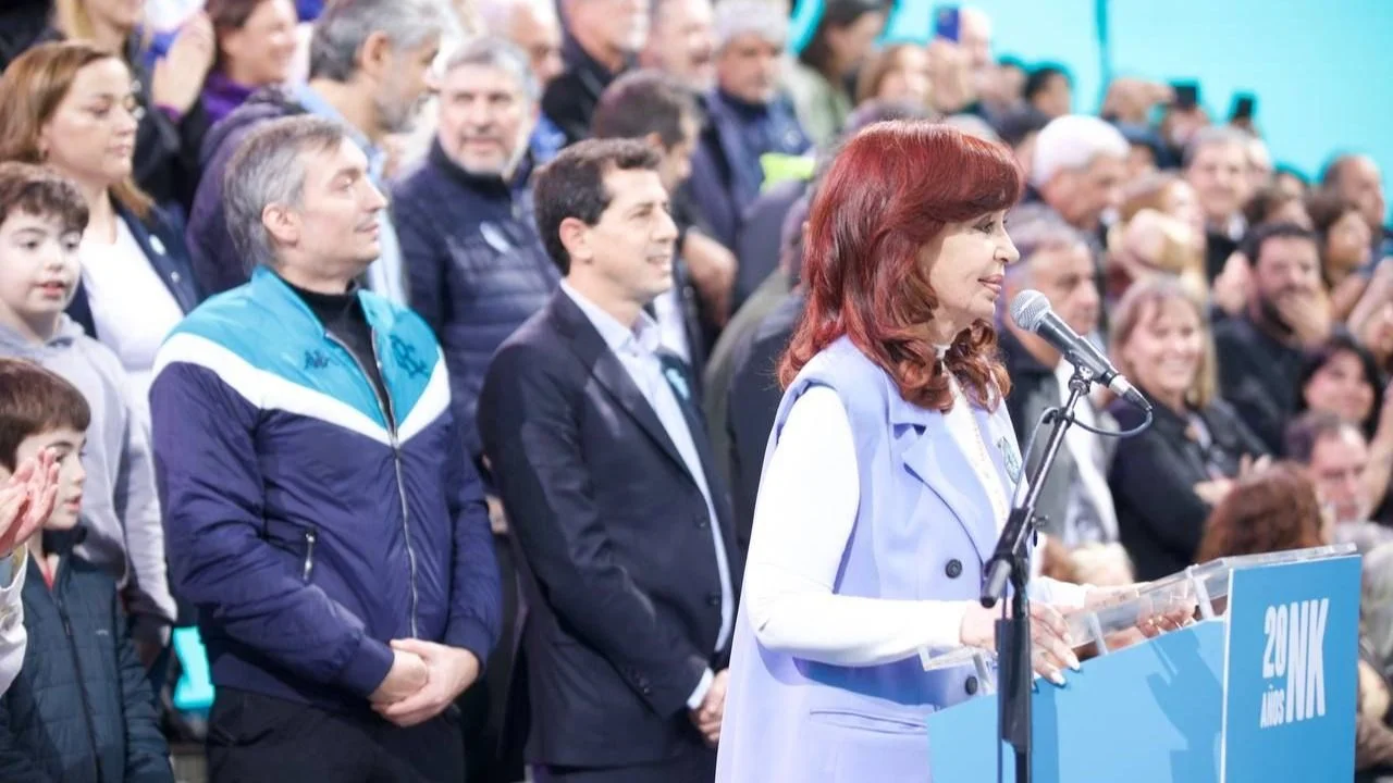 Cristina Kirchner en Plaza de Mayo: quiénes son los que estuvieron en el palco 