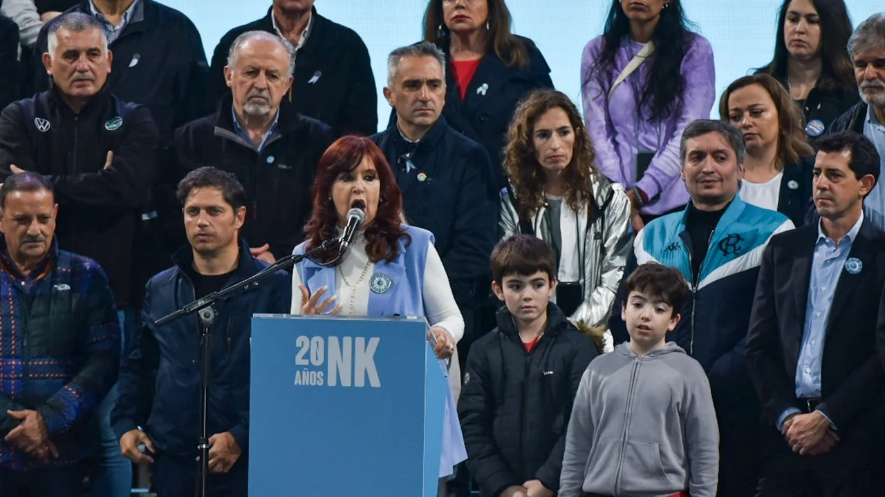 Cristina Kirchner en Plaza de Mayo: las mejores fotos de un acto histórico