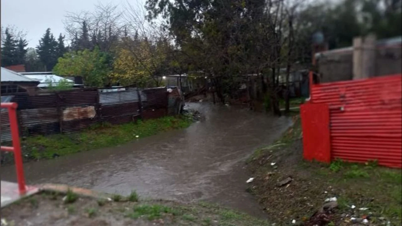 Terminó el alerta naranja en La Plata después de las intensas lluvias 