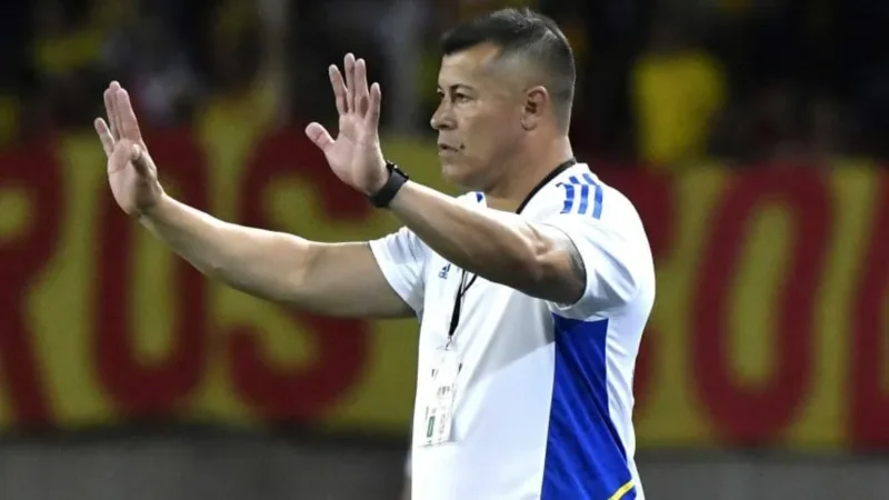 Almirón tomó una fuerte determinación tras la derrota en la Libertadores