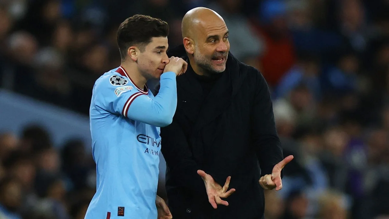 Pep Guardiola, Julián Álvarez, Manchester City, Premier League, deportes
