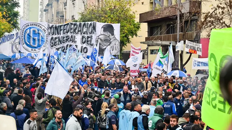 Conflicto social hoy 9 de mayo: paro, marchas y piquetes contra Milei