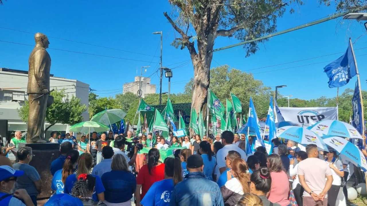 Día del Trabajador: la multitudinaria marcha sindical en contra de la Ley Bases