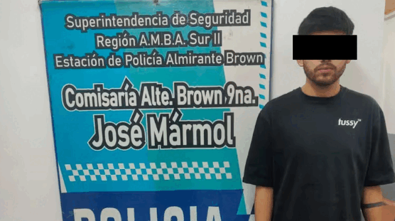 Acusan a hijo de concejal libertario de robarle a una jubilada: "Le pegaron en el rostro" Acusan a hijo de concejal libertario de robarle a una jubilada: "Le pegaron en el rostro"