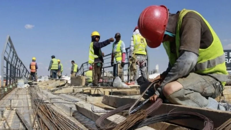 Milei contra la obra pública: más de 8 mil trabajadores de la construcción se quedaron sin trabajo