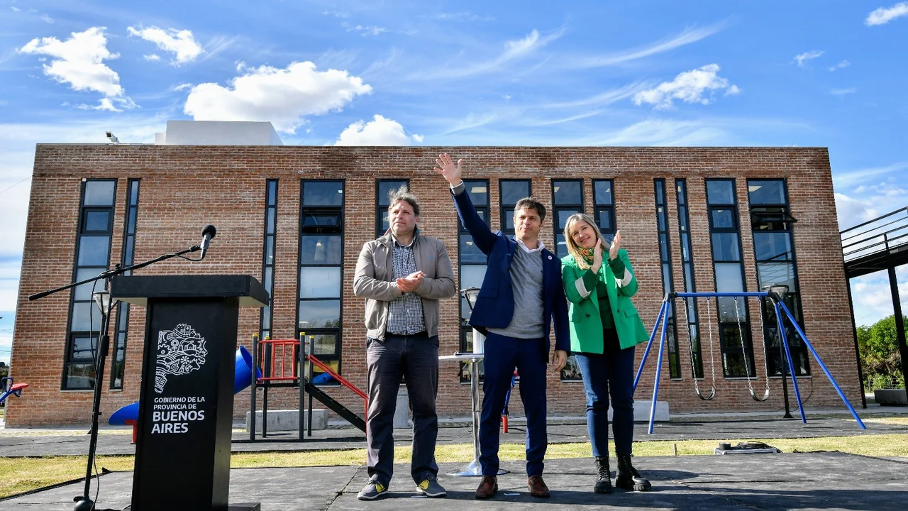 Axel Kicillof inauguró una nueva obra junto a un intendente radical