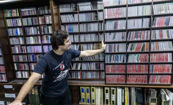 La historia de uno de los negocios dedicados a la música clásica más antiguos | Historias de vida