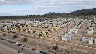 Contra la crisis habitacional: Quintela encabezó la entrega de 160 viviendas en La Rioja Contra la crisis habitacional: Quintela encabezó la entrega de 160 viviendas en La Rioja