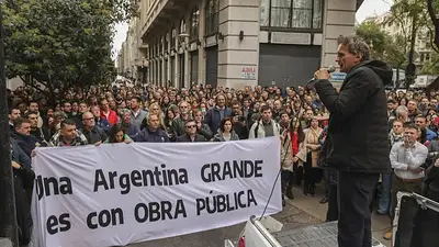 Katopodis: "El límite es la gente en la calle, va a parar la aprobación de la Ley Bases" Katopodis: "El límite es la gente en la calle, va a parar la aprobación de la Ley Bases"