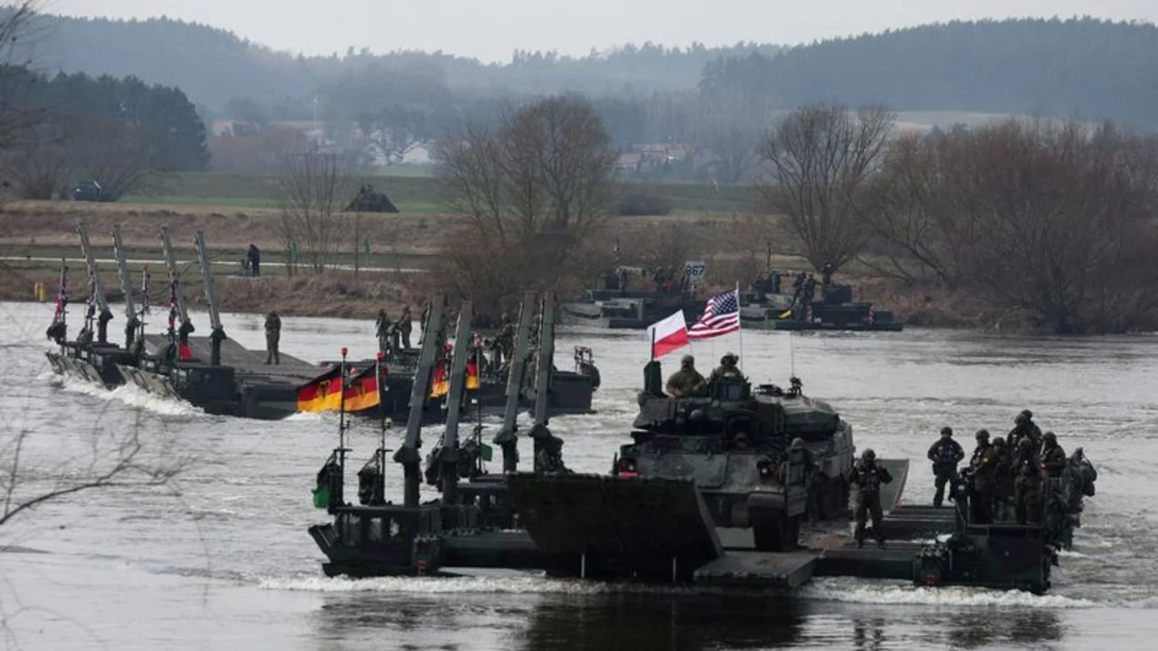 Moscú dice que ejercicios de la OTAN demuestran que se prepara para un posible conflicto con Rusia