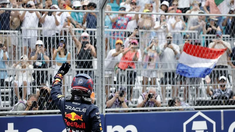 Max Verstappen de Red Bull gana la carrera sprint de Miami