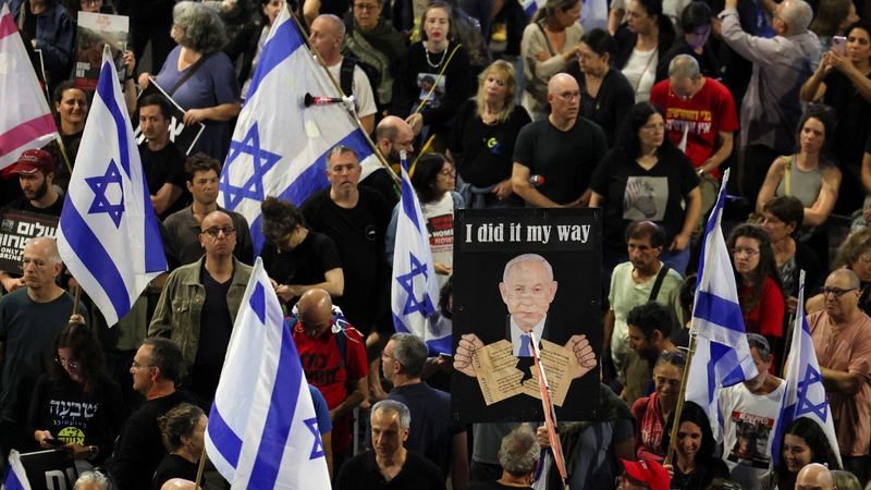 Miles de israelíes se manifiestan para exigir la liberación de los rehenes