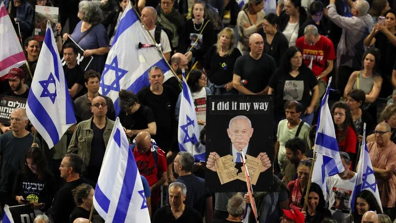 Miles de israelíes se manifiestan para exigir la liberación de los rehenes