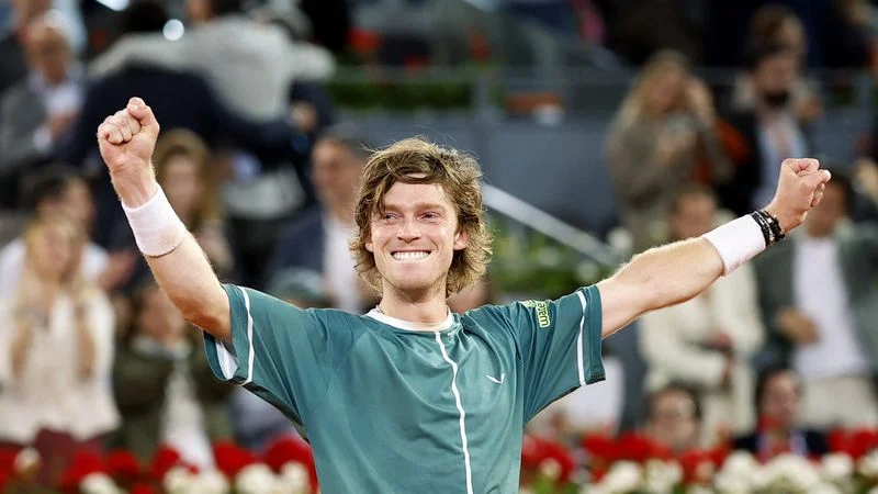 Rublev derrota a Auger-Aliassime y gana el Abierto de Madrid