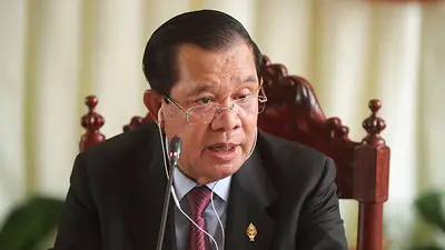 El ex primer ministro de Camboya insta al jefe de la junta birmana a permitir el contacto con Suu Kyi El ex primer ministro de Camboya insta al jefe de la junta birmana a permitir el contacto con Suu Kyi