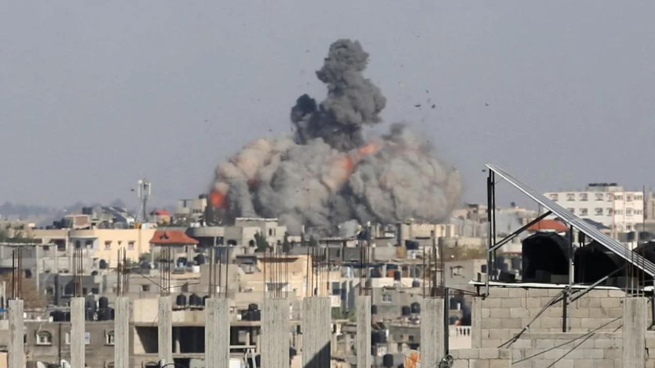 EEUU lleva dos semanas reteniendo varios envíos de armas a Israel: fuente