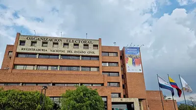 Magistrados de Consejo Electoral de Colombia piden investigar campaña de presidente Petro Magistrados de Consejo Electoral de Colombia piden investigar campaña de presidente Petro
