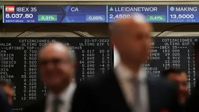 El IBEX recoge beneficios atento a los datos macro y la opa hostil de BBVA por Sabadell El IBEX recoge beneficios atento a los datos macro y la opa hostil de BBVA por Sabadell