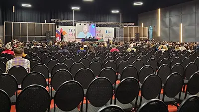 No fue nadie: poca convocatoria a la presentación gratuita de la biografía de Milei No fue nadie: poca convocatoria a la presentación gratuita de la biografía de Milei
