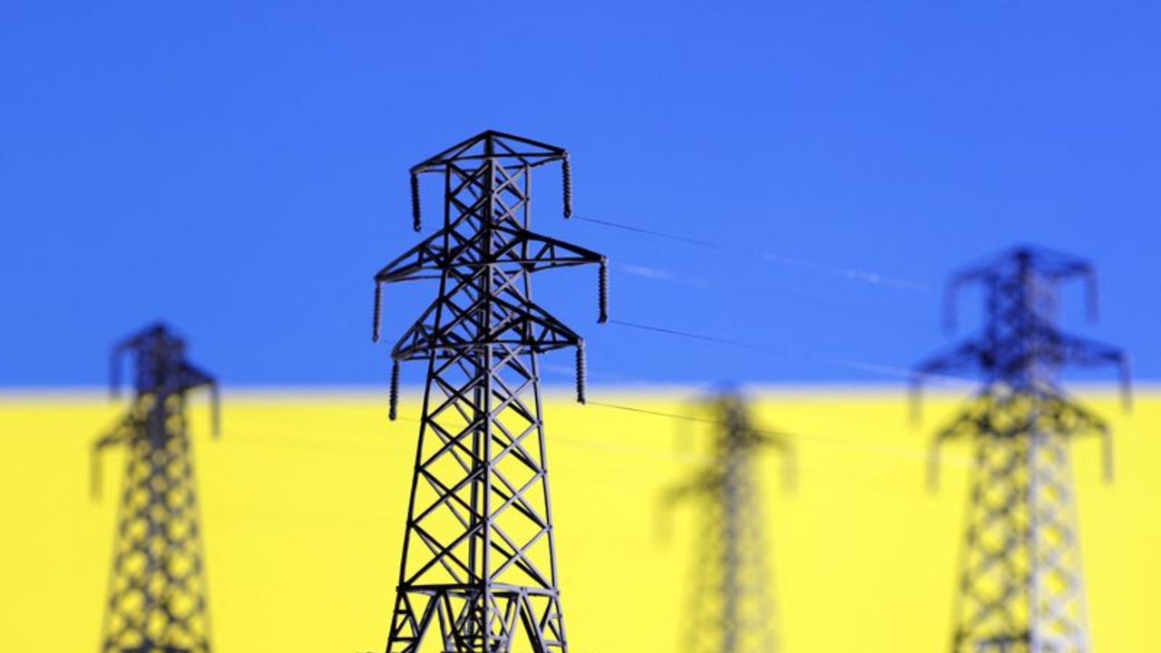 Ucrania duplicará el jueves las importaciones de electricidad tras ataques rusos: ministerio