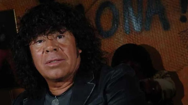 La Mona Jiménez cantante de cuarteto