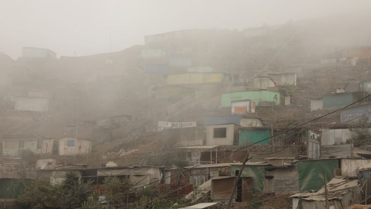 Pobreza en Perú crece por segundo año consecutivo mientras el país lucha por salir de recesión