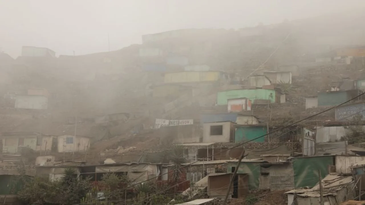 Pobreza en Perú crece por segundo año consecutivo mientras el país lucha por salir de recesión