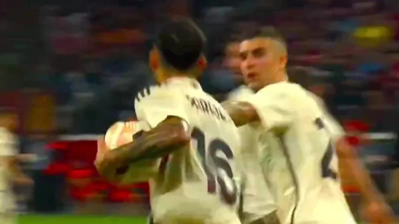 Paredes le devolvió la ilusión a la Roma en la Europa League: el video de su jugada