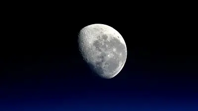 La Luna en el cielo. La Luna en el cielo.