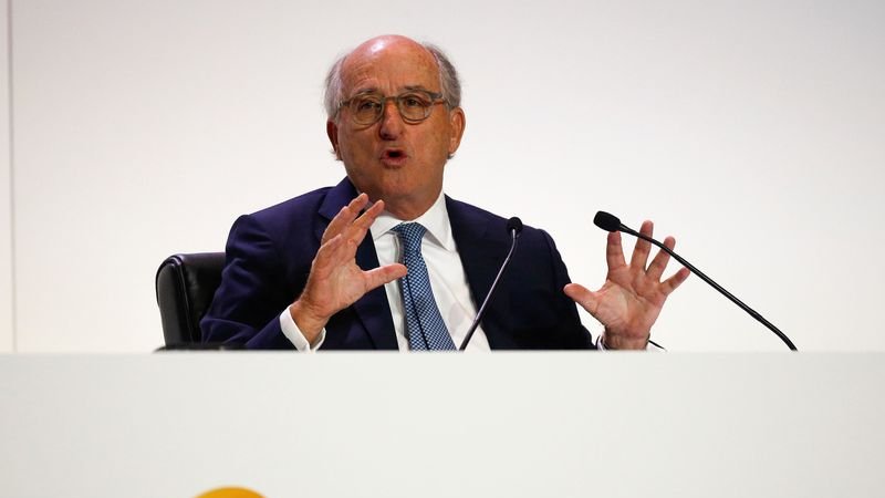 La industria europea necesita más incentivos ecológicos, según el presidente de Repsol
