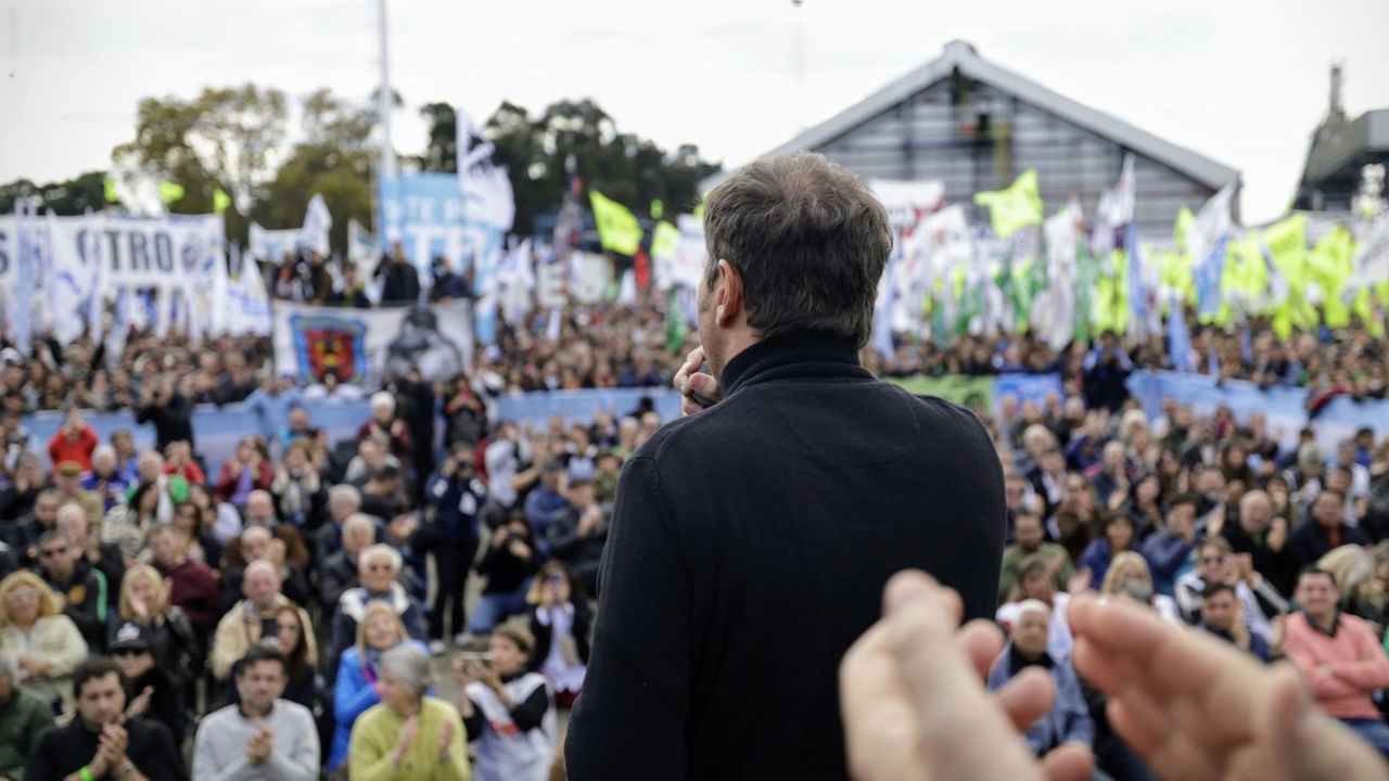 Obra pública: Kicillof enfrenta el ajuste de Milei y se prepara para una batalla con Caputo