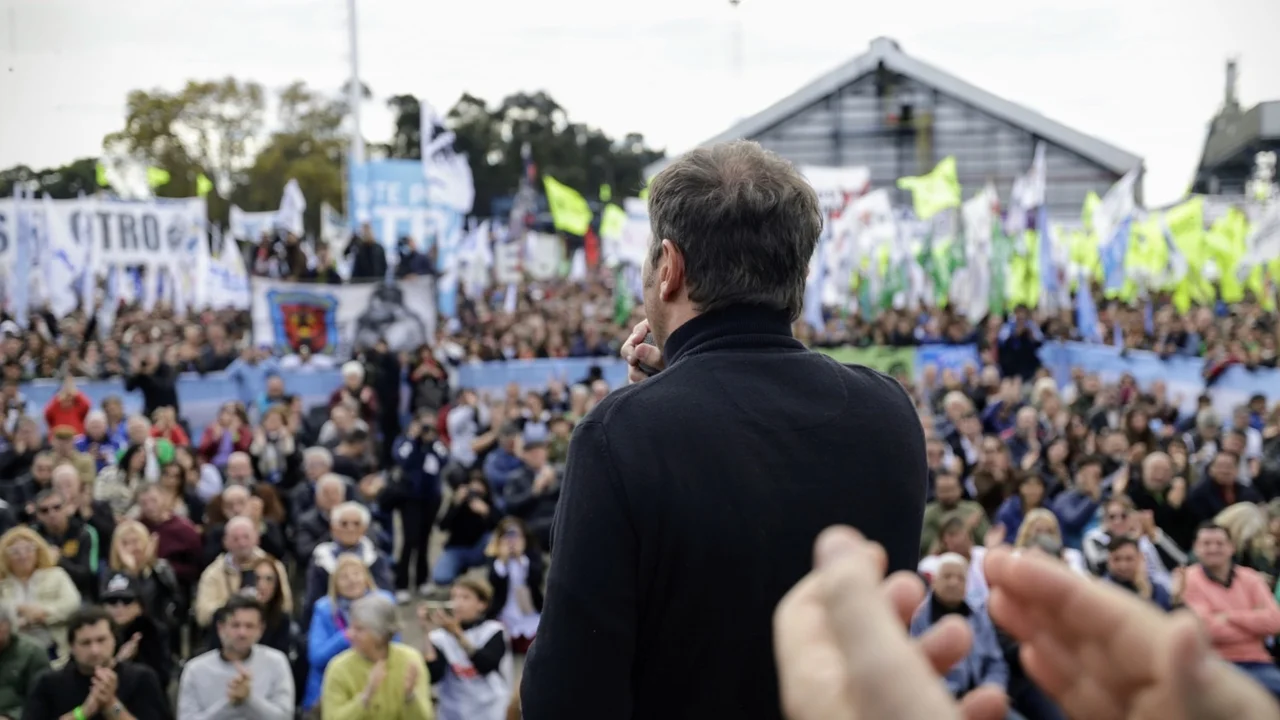 Obra pública: Kicillof enfrenta el ajuste de Milei y se prepara para una batalla con Caputo