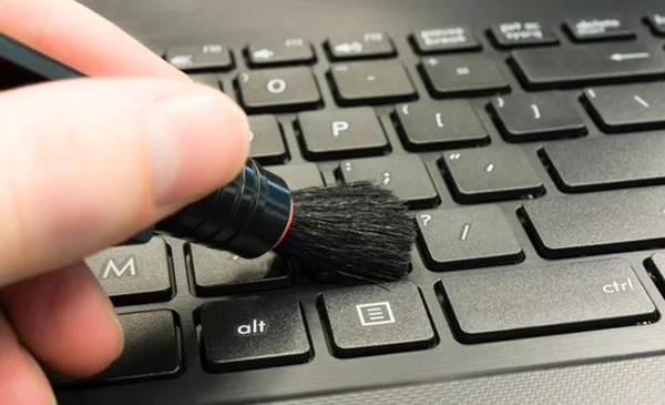 Cómo limpiar el teclado del PC: el truco que necesitas saber
