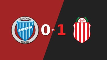 Alexis Domínguez le dio la victoria a Barracas Central ante Godoy Cruz