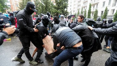 Dos estadounidenses y un ruso, entre los 20 detenidos durante las protestas en Georgia, según TASS