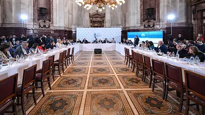 Ley Bases: retomaron el debate con eje en la reforma laboral y el RIGI Ley Bases: retomaron el debate con eje en la reforma laboral y el RIGI