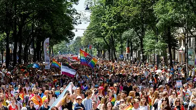 Las personas LGBTIQ de la UE sufren menos discriminación pero más violencia, según una encuesta Las personas LGBTIQ de la UE sufren menos discriminación pero más violencia, según una encuesta