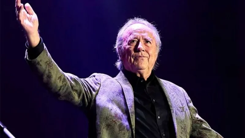 Joan Manuel Serrat en los Premios Fam Cultura Pop Eye