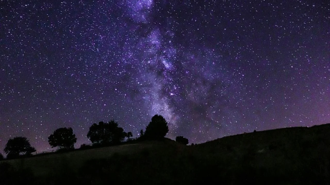 Los misterios bajo las estrellas