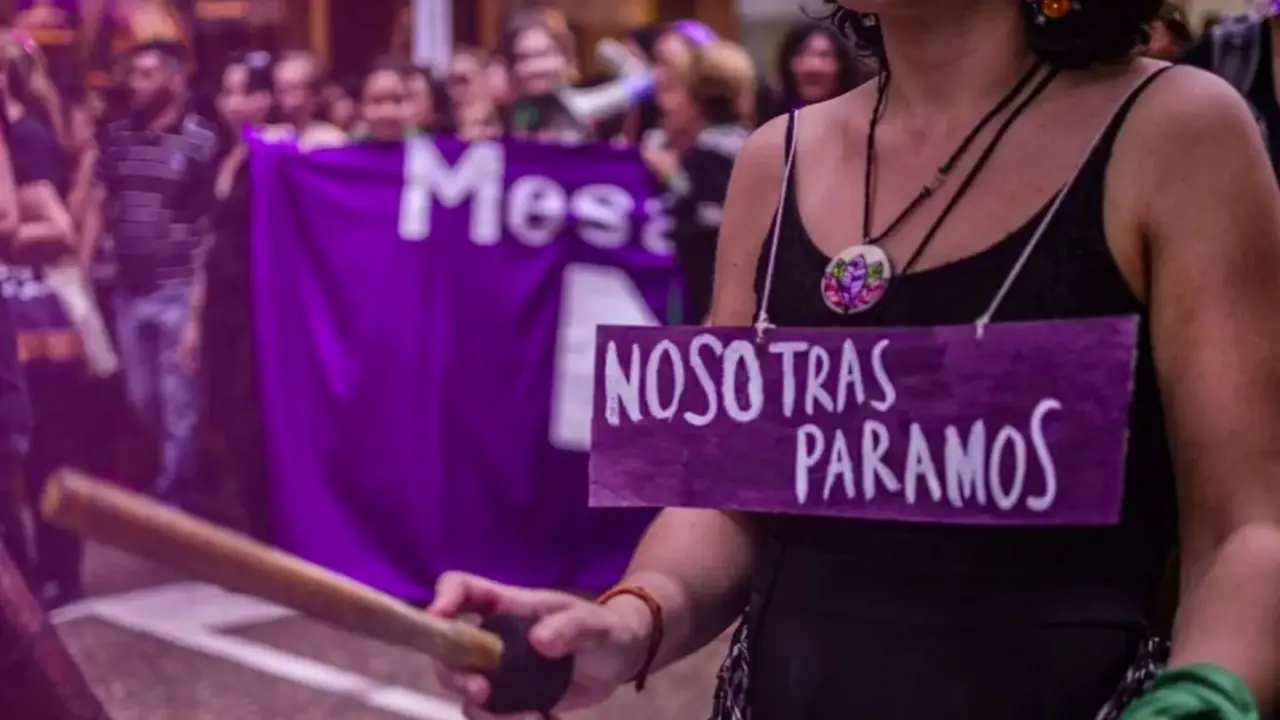 Precarización y pobreza: por qué las mujeres son las que más pierden con la Ley bases
