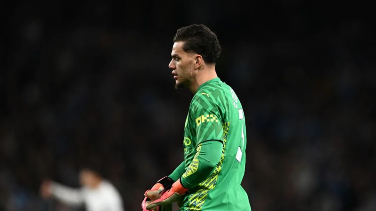 El portero Ederson del Manchester City se perderá el resto de la temporada por una lesión ocular