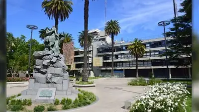 Allanan la municipalidad de San Martín y le prohibieron la salida del país al intendente Allanan la municipalidad de San Martín y le prohibieron la salida del país al intendente