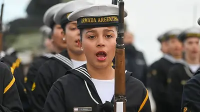 Escándalo por ejercicios antidisturbios: procesaron a seis miembros de la Armada por las lesiones de Brisa Páez Escándalo por ejercicios antidisturbios: procesaron a seis miembros de la Armada por las lesiones de Brisa Páez