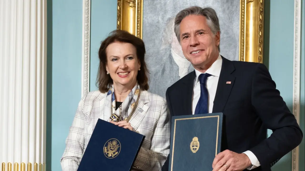 Sumisión sin límites a los Estados Unidos de América