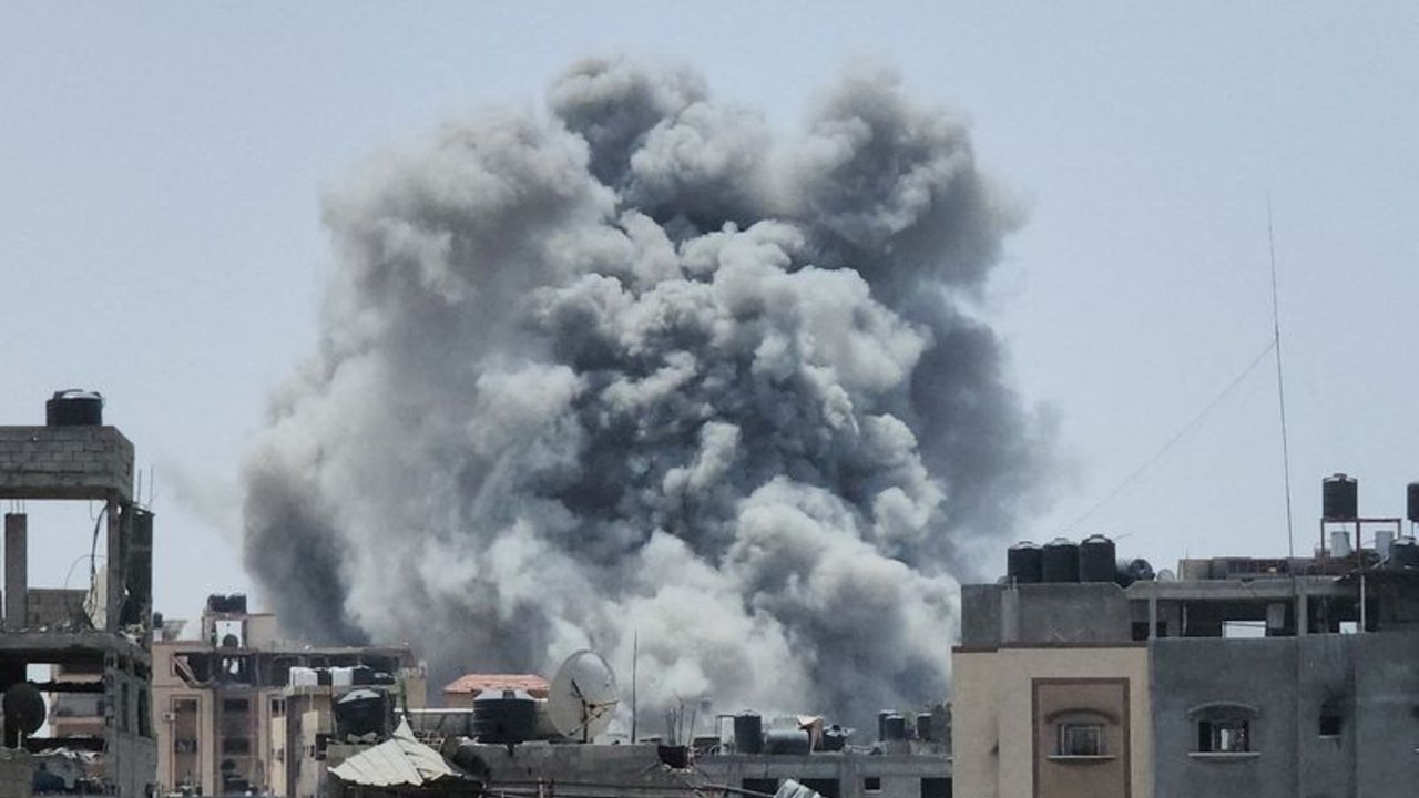 Israel lanza ataques en Gaza mientras enviado de EEUU se reúne con Netanyahu