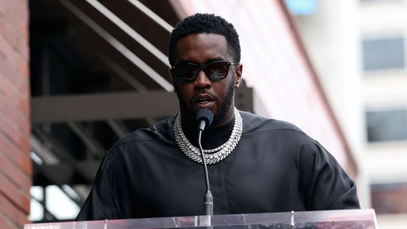 Rapero Sean "Diddy" Combs se disculpa tras video en el que aparece agrediendo a su exnovia