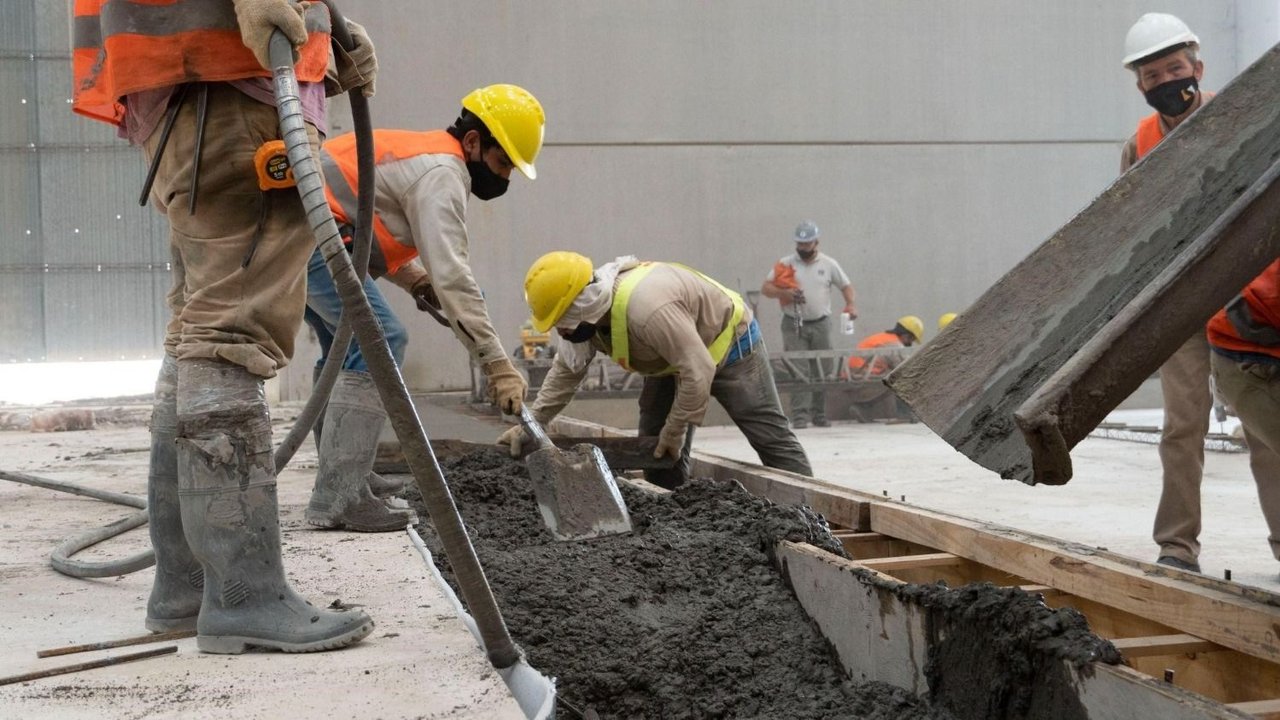 Hay 7.000 obreros afectados por la paralización de la obra pública