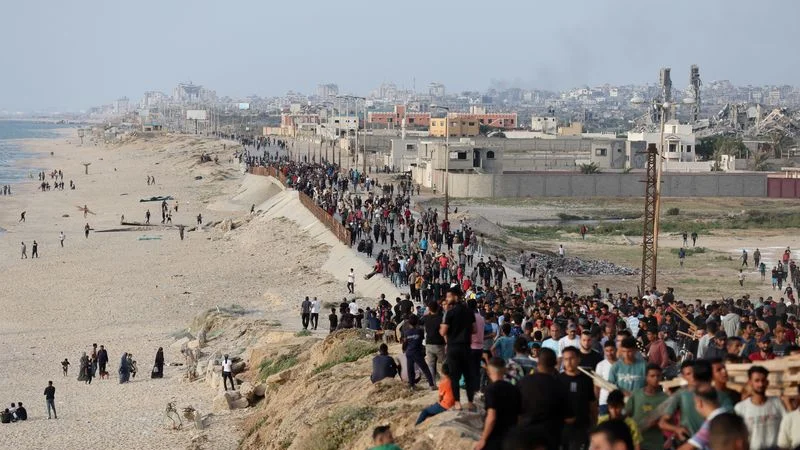 Ayuda para Gaza se amontona en Egipto, la entrega desde muelle estadounidense se tambalea